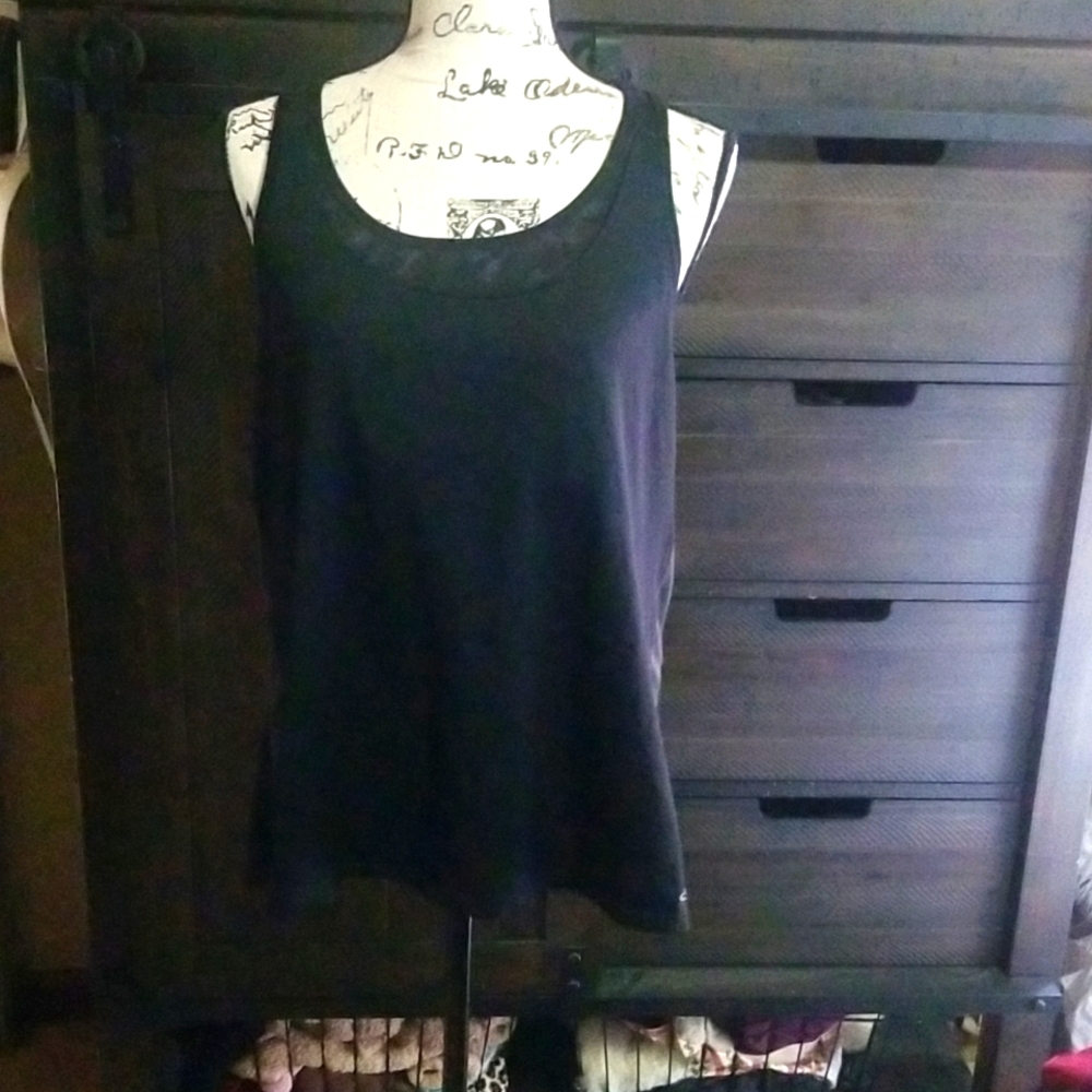 Black active tank top with black sports bra under (B7-22)
